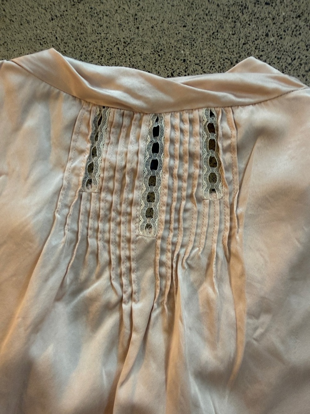 Vintage Marc Jacobs Silky blush pink Blouse with Pintuck Detail - Picture 6 of 10